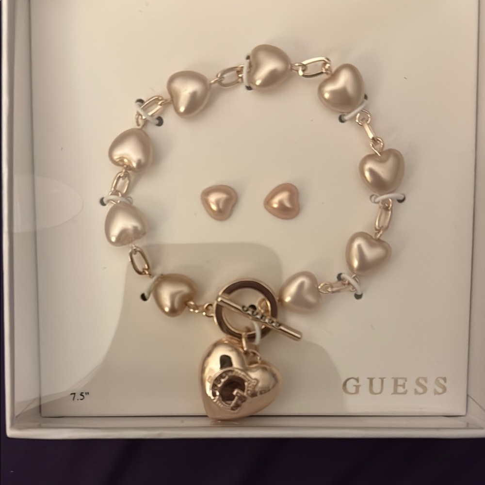 New in box Guess Rose Gold Heart Charm Bracelet Set